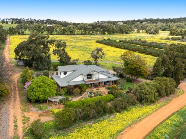 Cottage for sale in Dandaragan, Western Australia