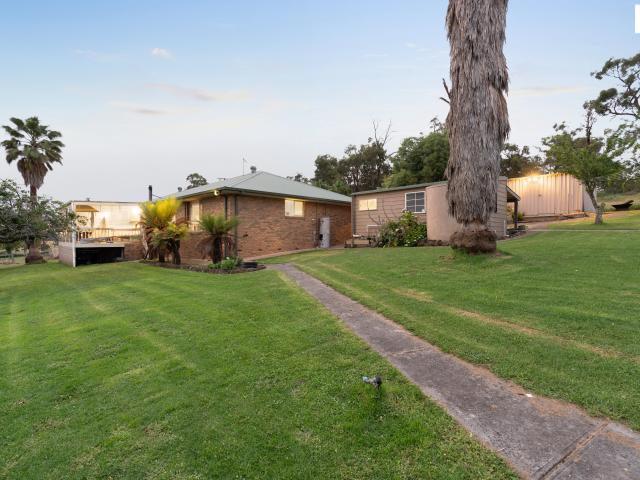 Cottage for sale in Camerons Creek, Victoria