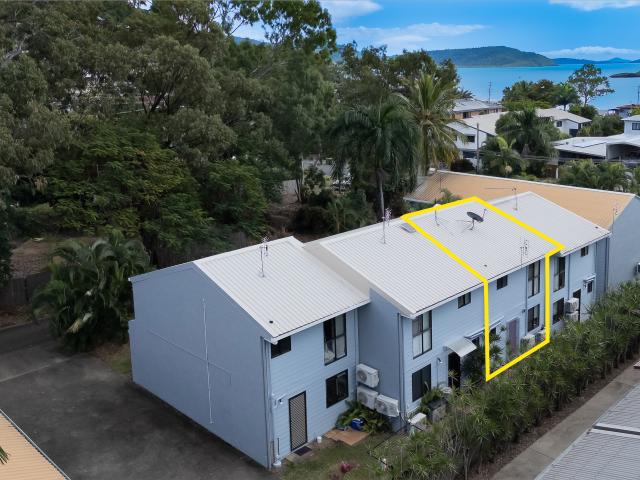 Apartment for sale in Cannonvale, Queensland