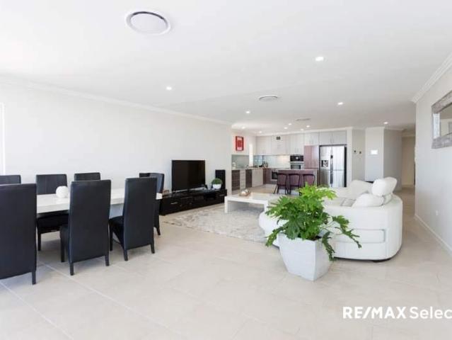 House for sale in Mackay Harbour