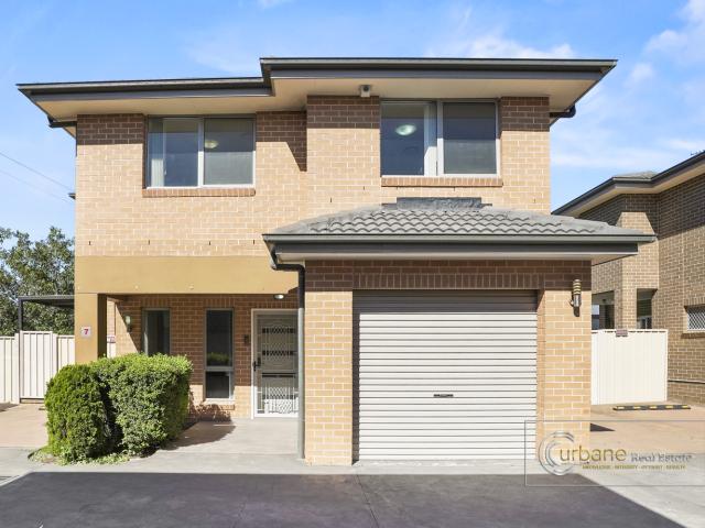 Townhouse for sale in Toongabbie, New South Wales
