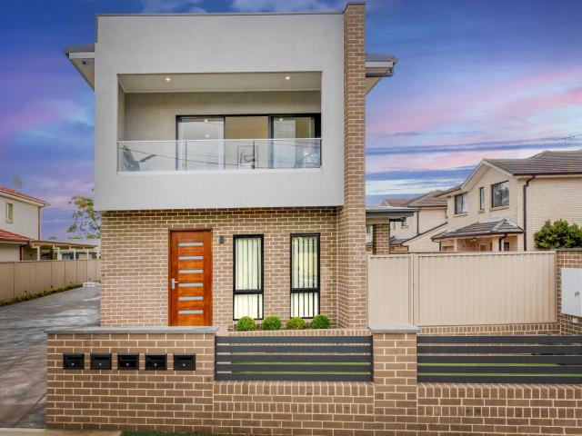 Townhouse for sale in Lurnea