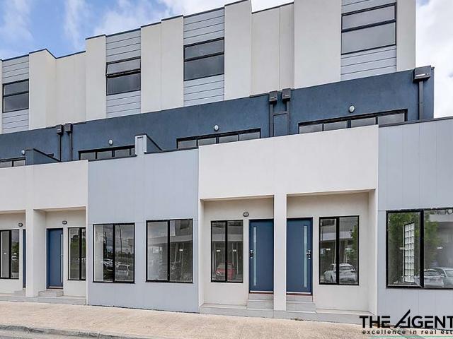 Townhouse for sale in Camerons Creek, Victoria