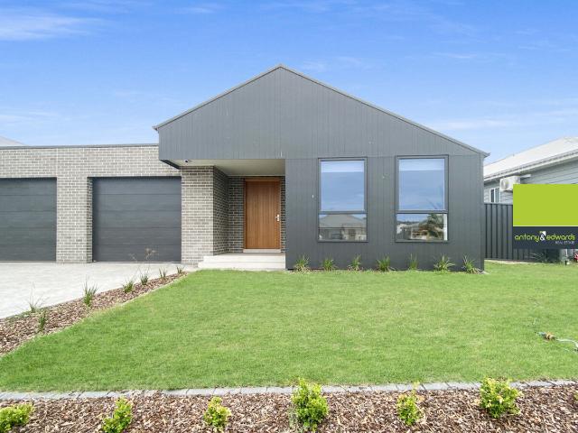 Duplex for sale in Goulburn