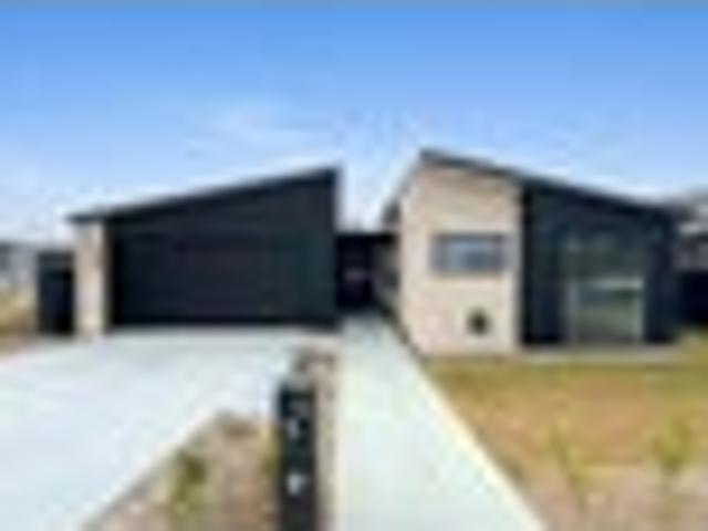 House for sale in Awhitu