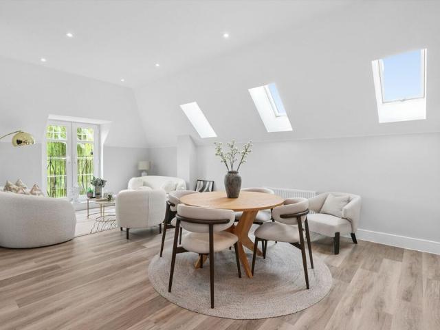 Apartment for rent in Lower Green Esher, Blackhills