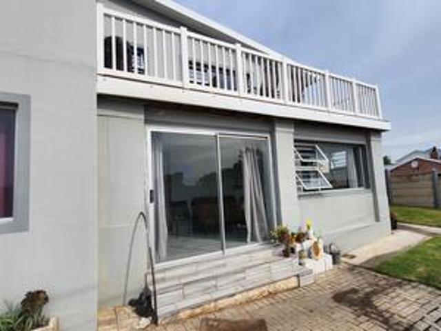 House for sale in Paradise Beach, Cape St Francis
