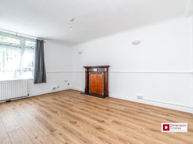 Apartment for rent in Ocean Estate, Greater London