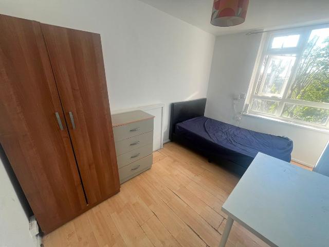 Room for rent in Ocean Estate, Mile End