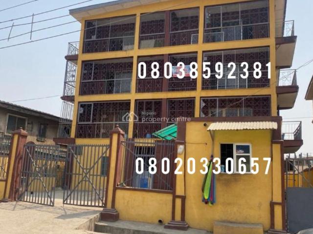 Flat for sale in Surulere , Surulere