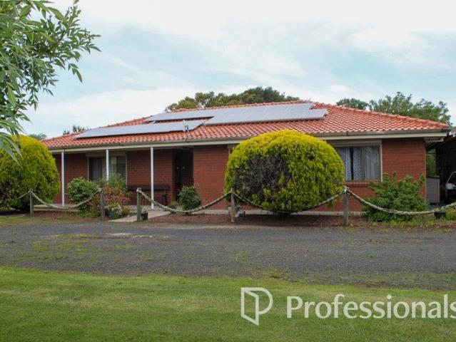 Cottage for sale in Alberton, Victoria