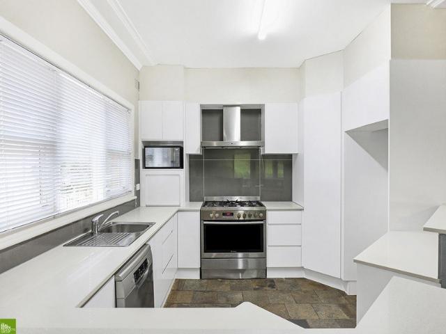 House for rent in Wollongong West, New South Wales