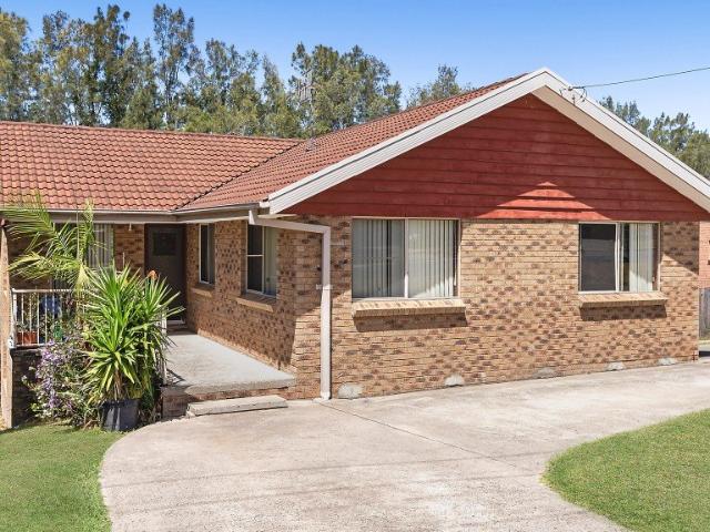 House for sale in Catalina, New South Wales