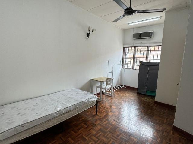 Room for rent in Petaling, Damansara Damai