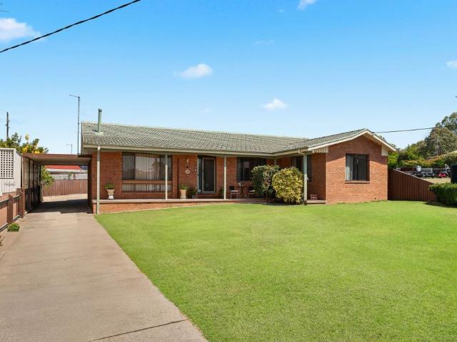 House for rent in Brisbane Grove, New South Wales