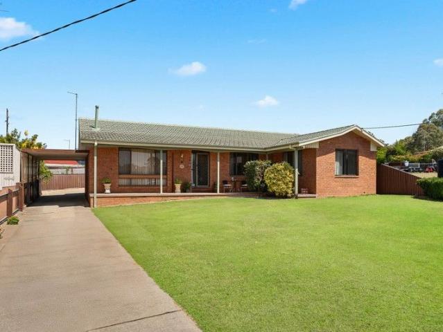 House for sale in Brisbane Grove, New South Wales