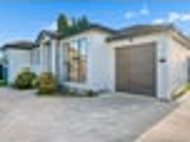 House for sale in Avondale