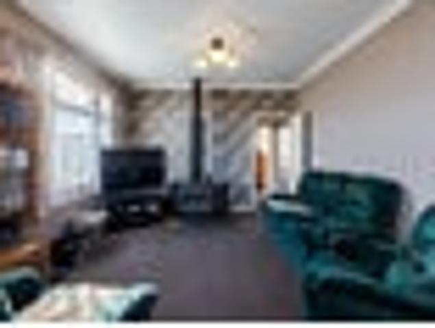 House for sale in Otakou