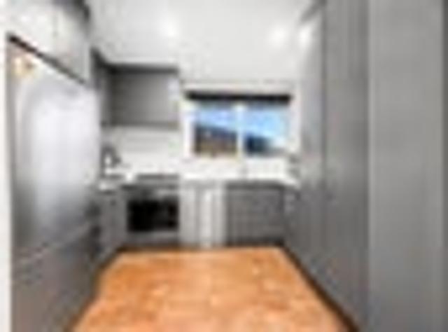 House for sale in Chaslands, Canterbury