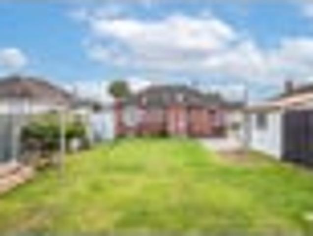 House for sale in Chaslands, Canterbury