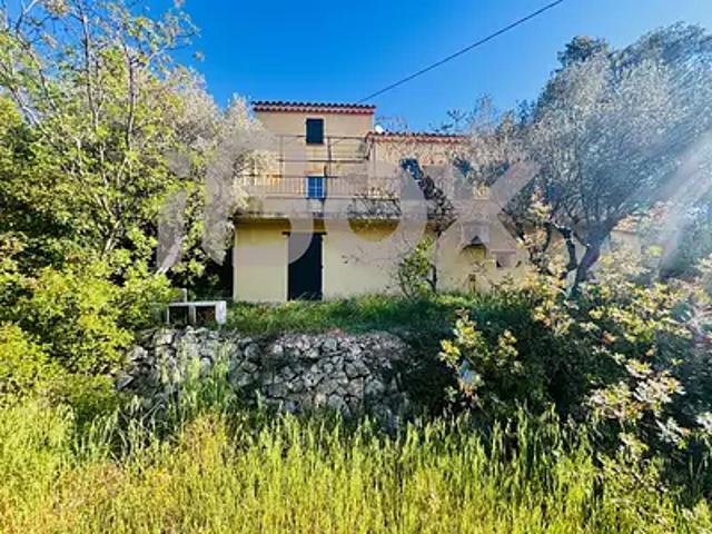 Maison vente à Arrondissement de Toulon, Solliès-toucas