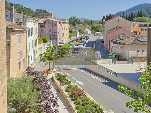 Maison vente à Arrondissement de Toulon, Solliès-toucas