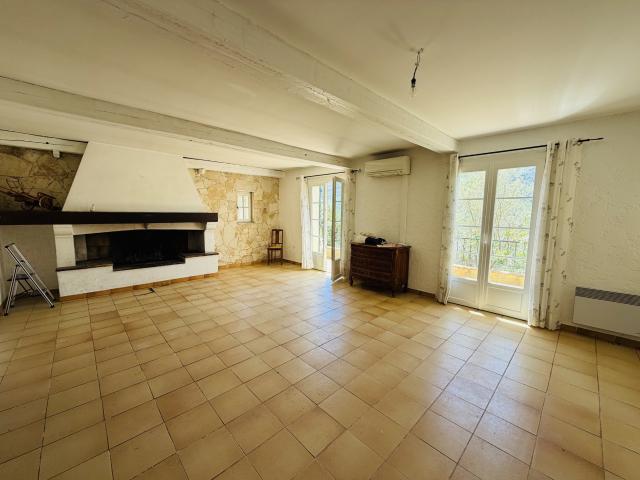 Maison vente à Arrondissement de Toulon, Solliès-toucas