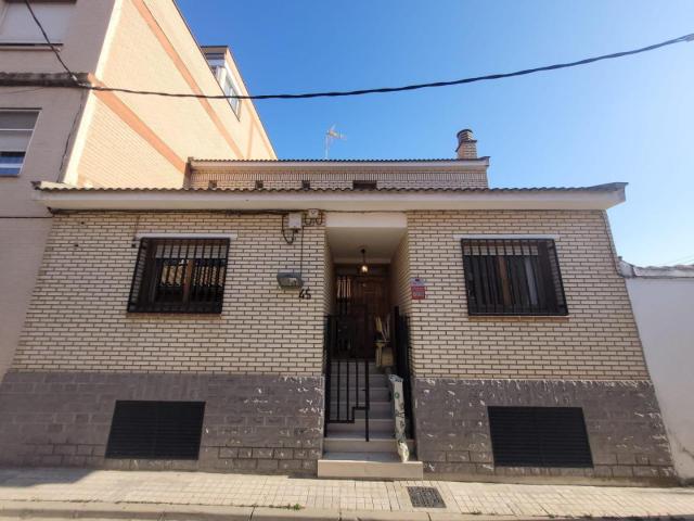 Casa en alquiler en Oliver-Valdefierro, Zaragoza