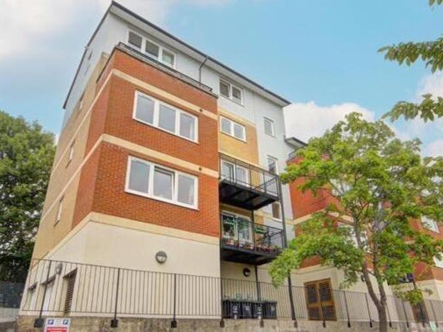 House for sale in Batchworth