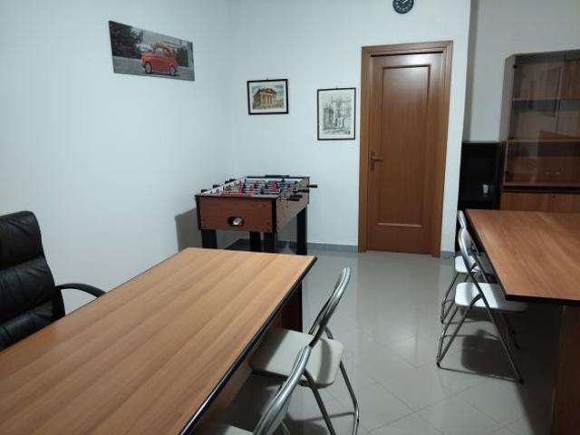 Capannone in affitto a Avellino, Campania