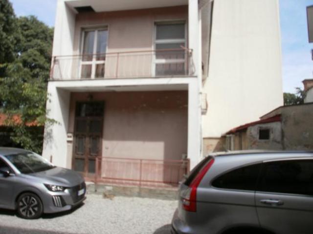 Villa Indipendente in vendita a Nova Milanese, Lombardia