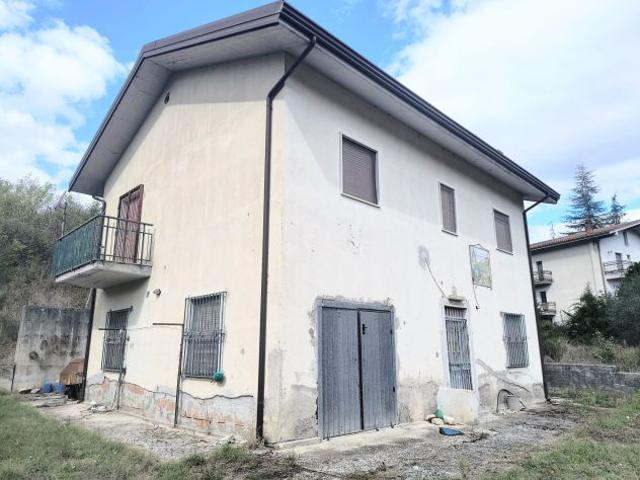 Villa Indipendente in vendita a San Mango sul Calore, Avellino