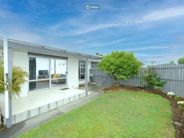 Apartment for rent in Chaslands, Canterbury