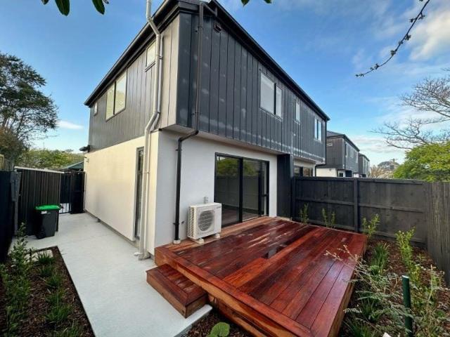 House for rent in Chaslands, Canterbury