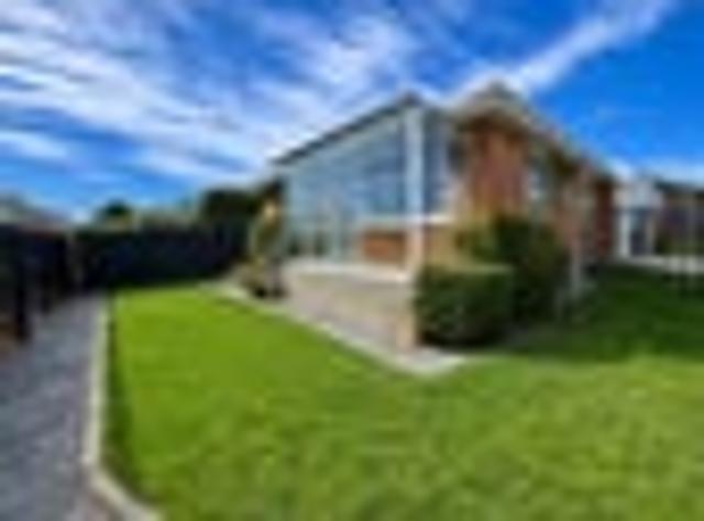 Apartment for rent in Chaslands, Canterbury