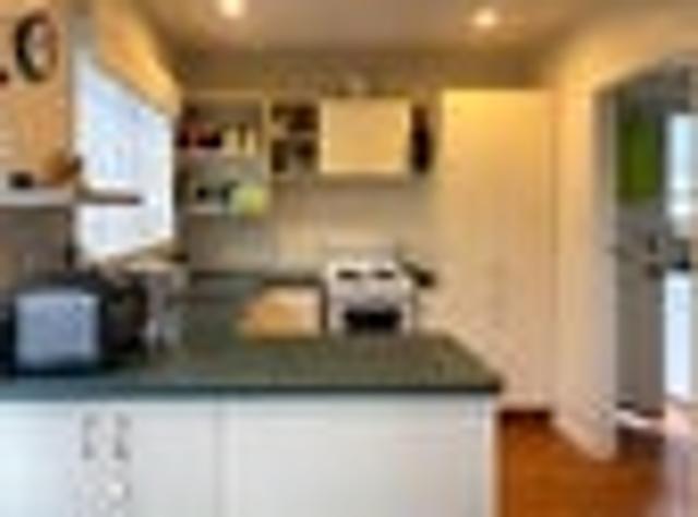 Apartment for rent in Chaslands, Canterbury