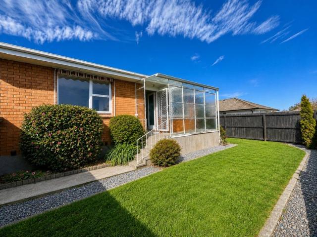 Apartment for rent in Chaslands, Canterbury
