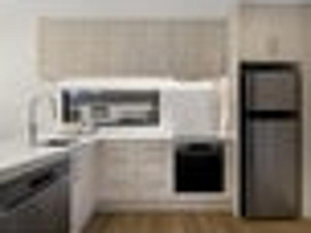 Townhouse for rent in Chaslands, Canterbury