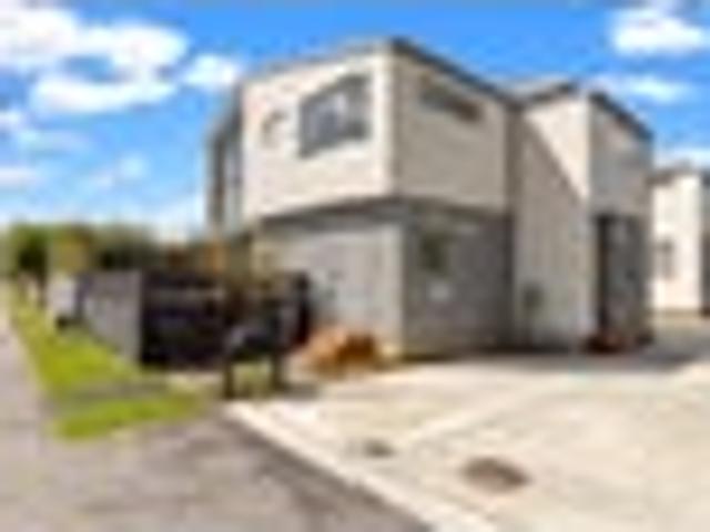 Townhouse for rent in Canterbury