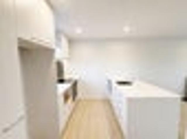 Townhouse for rent in Chaslands, Canterbury
