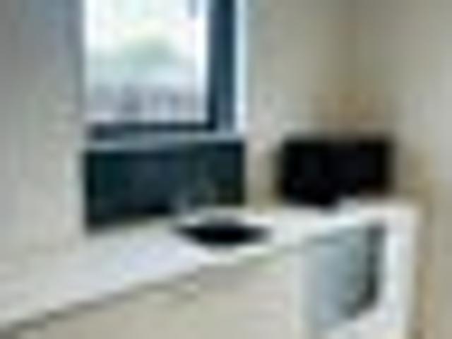Townhouse for rent in Chaslands, Canterbury