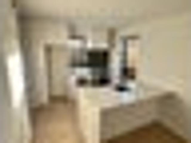 Townhouse for rent in Chaslands, Canterbury