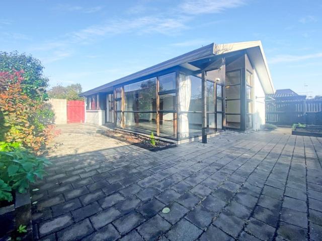 House for rent in Chaslands, Canterbury