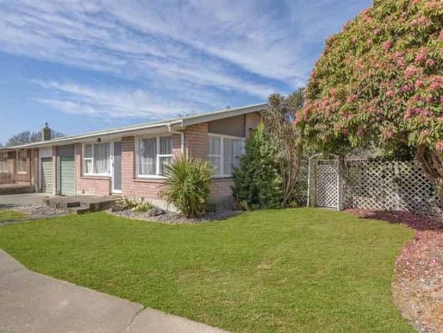House for rent in Chaslands, Canterbury