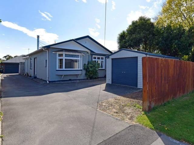 House for rent in Chaslands, Canterbury