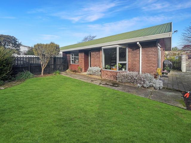 House for rent in Chaslands, Canterbury
