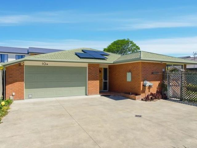House for rent in Chaslands, Canterbury