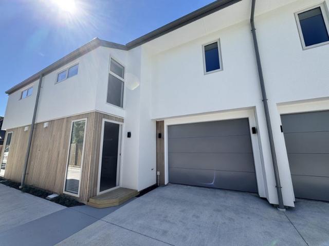 House for rent in Chaslands, Canterbury
