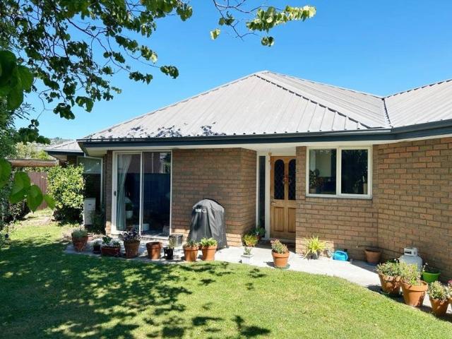 House for rent in Chaslands, Canterbury