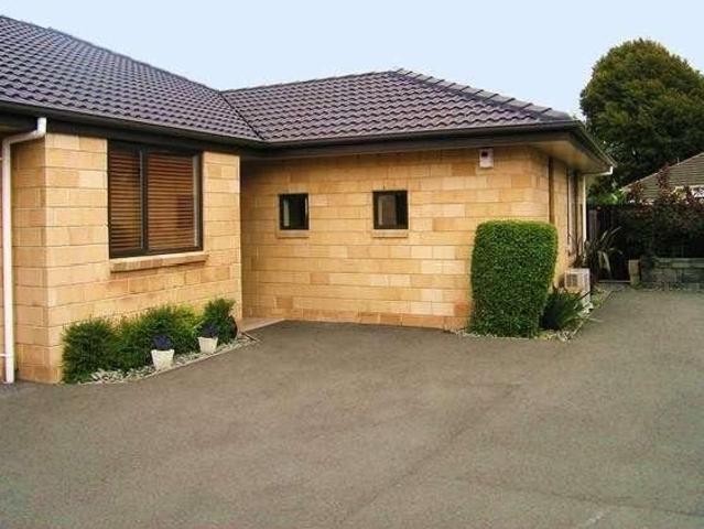 House for rent in Chaslands, Canterbury